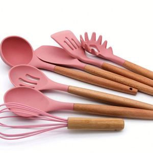 Juego de utensilios de cocina de silicona de 12 piezas con mango de madera divertido de calidad superior USSE - Product Image 5