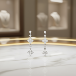 Orecchini a Lampadario in Oro Bianco, Argento 925 con Cristalli e Strass, Gioielli Geometrici di Lusso per Donna - Product Image 2