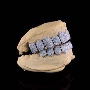 Grillz personnalisés en argent sterling 925 de qualité supérieure avec moissanite taille brillant effet diamant pour un usage quotidien et la mode - Product Image 2