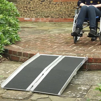 Conception de valise Rampe portable pour fourgonnette Rampe antidérapante légère pour animaux de compagnie Quatre rampes pliantes en aluminium de 6 pieds de long pour fauteuils roulants pour escaliers