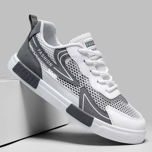 Chaussures de marche en maille tendance à lacets, bout rond, semelle extérieure en caoutchouc respirante, style toutes saisons - Product Image 1