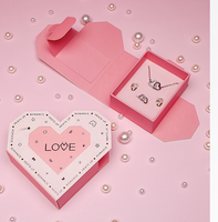 Boîte à bijoux portable pour la Saint-Valentin avec couvercle rabattable romantique pour les couples, thème rose, boîte rigide pour montre