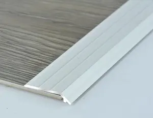 Offra l'ampia disposizione di alluminio del pavimento del bordo di transizione della soglia di forma curva della porta della disposizione del pavimento per la decorazione