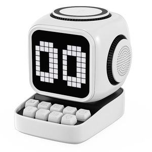 Rubik's Cube Mini Haut-Parleur Portable Intelligent Chargeur <span class=keywords><strong>Sans</strong></span> <span class=keywords><strong>Fil</strong></span> Magnétique 15W Charge Rapide RVB pour V5.3 IPX-4 Voix Étanche - Product Image 6