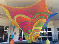 Aire de jeux intérieure en filet arc-en-ciel fait main, structure en acier, parc d'aventure, aire de jeux pour maternelle et centre commercial