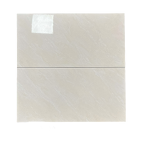 Carrelage mural en céramique aspect marbre beige brillant moderne 300x600mm pour la rénovation des halls et salles à manger d'appartements
