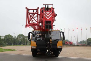 رافعة شاحنة متنقلة بحمولة 100 طن من المورد المصنع، موديل STC1000C5-8 - Product Image 4