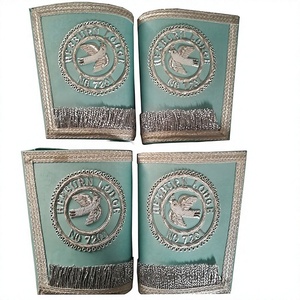 Artsu — bijou brodé en argent, avec franges en argent, style mascotte - Product Image 1
