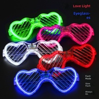 Lunettes LED Lumineuses Sans Fil en Plastique en Forme de Cœur et Carrées pour KTV, Bar, Fête, Disco – Tendance, Utilisation Intérieure – Vente en Gros Fabricant, Charité