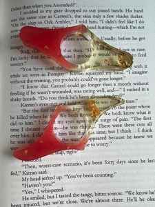 Porte-page en résine pour livre, accessoire de lecture élégant et durable, prise en main confortable, parfait pour les livres, les journaux, les romans et les études - Product Image 3