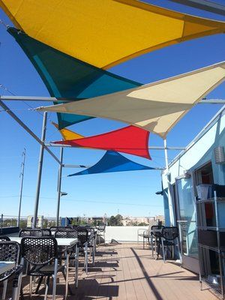 Hướng dẫn sử dụng có thể thu vào nhôm lưới Sun <span class=keywords><strong>Shade</strong></span> <span class=keywords><strong>Sail</strong></span> tam giác hình dạng vườn Patio mái hiên dệt kỹ thuật PVC chất liệu cho cắm trại - Product Image 3