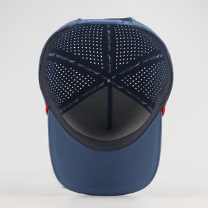 Gorra Deportiva Impermeable de Poliéster de 5 Paneles con Agujeros Cortados a Láser Personalizada, Gorra de Golf Perforada, Gorra de Béisbol Negra con Logo de Parche de Goma Personalizado - Product Image 4