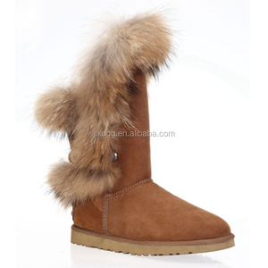 זמש עליון racoon פרווה מגפי עם צד כפתור - Product Image 3