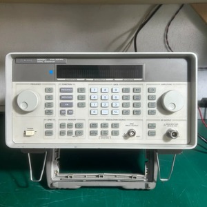 เครื่องกำเนิดสัญญาณ KEYSIGHT 8648C ความถี่ 9 กิโลเฮิรตซ์- 3.2 กิโลเฮิรตซ์ - Product Image 1