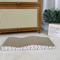 Griffoir en carton pour chats d'intérieur, planche à gratter ondulée avec herbe à chat, tapis à gratter durable sans désordre, accessoires pour jouets pour chats