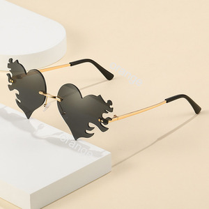 แว่นกันแดดทรงไร้กรอบสำหรับผู้หญิงผู้ชาย แว่นกันแดดโลหะทันสมัยสำหรับงานปาร์ตี้สีสันสดใส - Product Image 4