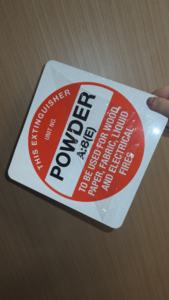 ป้ายระบุชนิดถังดับเพลิงแบบผง ตัวอย่างฟรี MOQ ต่ำ สำหรับป้ายเตือนความปลอดภัยจากอุบัติเหตุไฟไหม้ - Product Image 3