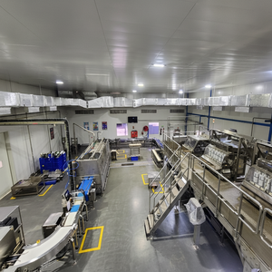 Machine d'emballage automatique avancée de plateau de nourriture avec le système multifonctionnel de remplissage et de scellage pour les plats préparés d'aliments surgelés - Product Image 1