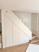 Meuble d'escalier modulaire en bois, design traditionnel personnalisé, armoire de rangement sous escalier pour appartement et salon