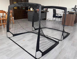 Obiettivo di calcio, un obiettivo di calcio nel cortile adatto per i bambini, adatto per i giochi sportivi all'aperto. - Product Image 6