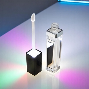Récipients de brillant à lèvres avec lumière LED et couvercle à vis miroir Récipients cosmétiques en plastique de 9ml avec logo personnalisé - Product Image 2