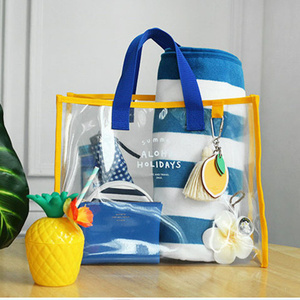 Bolsa de Playa de PVC de Lujo, Ligera y Suave, con Cierre y Diseño Tropical Acuático, para Empaque Navideño - Product Image 1