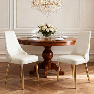 Chaises de salle à manger intérieures modernes avec un design rembourré, des pieds métalliques et des coutures de précision pour les cafés - Product Image 1