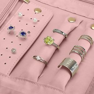 Estuche Organizador de Joyas de Viaje Plegable y Portátil para Mujer, en Terciopelo Acolchado y Gamuza - Product Image 3