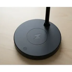 Lampada da scrivania con altoparlante e caricatore wireless - Product Image 4
