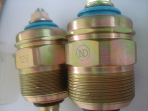 Solénoïde de pompe à carburant moteur 096010-0050 12V 24V - Product Image 3