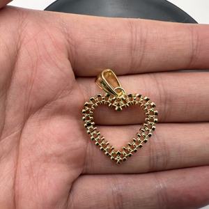 Colgante Clásico de Cobre con Baño de Oro de 14k en Forma de Corazón Hueco para Mujer, Accesorio de Moda Elegante - Product Image 2