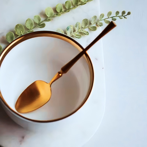 <span class=keywords><strong>Service</strong></span> <span class=keywords><strong>de</strong></span> <span class=keywords><strong>table</strong></span> en porcelaine blanche à bord doré <span class=keywords><strong>de</strong></span> luxe, assiettes <span class=keywords><strong>et</strong></span> bols en céramique avec logo personnalisé pour mariage, hôtel, restaurant - Product Image 3