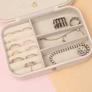 กล่องใส่เครื่องประดับหนัง PU รูปทรงสี่เหลี่ยมผืนผ้าแบบยืดหยุ่น - Product Image 5