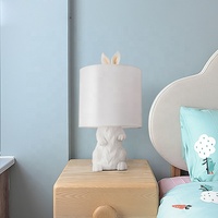 Lampe de chevet en forme de lapin mignon, base en résine, abat-jour en tissu pour enfants JY6111
