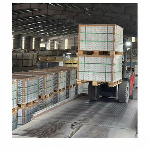 Suelo directo de fábrica de 4mm, 5mm, 6mm SPC, piezas de clic entrelazadas, resistente al desgaste y antideslizante, suelo de plástico de PVC de vinilo para interiores - Product Image 1