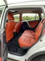Toyota RAV-4 compacte d'occasion 2017, boîte automatique, faible consommation de carburant