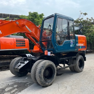 Excavadora Usada en Buen Estado HITACHI EX100WD de 10 Toneladas, Excavadora de Ruedas de Segunda Mano de Alta Calidad con Entrega Global - Product Image 5