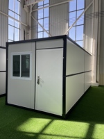 Casa Contenedor Prefabricada de Acero Ligero de Lujo Europeo de 20 pies, Techo a Dos Aguas, Terraza Envolvente, Puertas de Panel Sándwich, Certificación CE