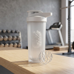 Shaker portable en Tritan et cuivre Uttar Brown pour mixeur, écologique, compatible lave-vaisselle, design personnalisable, gourde de voyage 700 ml avec couvercle rabattable - Product Image 3
