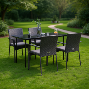 Set da Pranzo da Giardino in Rattan Grigio PE per 4 Persone, Struttura in Acciaio, Arredamento da Esterno dal Design Contemporaneo - Product Image 2