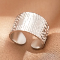 Cincin Geometris Stainless Steel Laris Manis Unisex Elegan Lapis Emas 18k Cincin Fashion untuk Kehidupan Sehari-hari Merk MID Model R-002