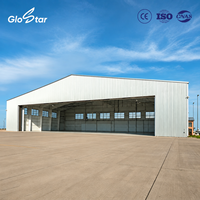 Bâtiment agricole à grande portée en structure métallique, poulailler, hangar pour bétail, charpente en acier préfabriquée avec panneaux isolés