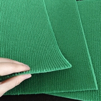 Moquette d'exposition en aiguilletage vert jetable 100% polyester à côtes, utilisée pour la maison, les événements et les mariages, provenant d'une usine chinoise