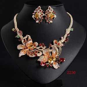 Conjunto de Joyería XUPING, Venta al por Mayor en Dubái, Diamantes Artificiales, Estilo Moderno y Lujoso, Joyería de Novia para Boda - Product Image 1