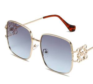 Gafas de <span class=keywords><strong>Sol</strong></span> Cuadradas Vintage de Diseñador 2026 para Mujer, Gafas de <span class=keywords><strong>Sol</strong></span> de Lujo con Decoración Floral de Metal Grande, Protección UV400, Visión Óptica Única - Product Image 2