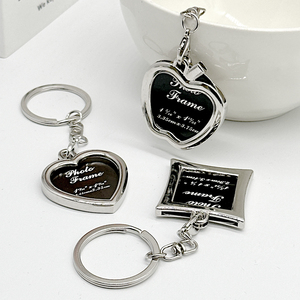 Llavero de aleación metálica con marco de fotos personalizado en forma de corazón de fábrica para regalos creativos de amor - Product Image 3