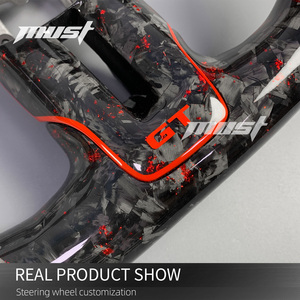 Volante de Fibra de Carbono Forjado Personalizado y Elegante para <span class=keywords><strong>Ford</strong></span> <span class=keywords><strong>Mustang</strong></span> S550 2015-2023 5.0L GT <span class=keywords><strong>V8</strong></span> 350 500 Shelby <span class=keywords><strong>Mach</strong></span> <span class=keywords><strong>1</strong></span> RTR - Product Image 4