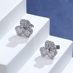 Boucles d'oreilles Messi Jewelry MSE-852 en or jaune 18 carats avec diamants taille baguette et taille rond pour femmes - Product Image 1