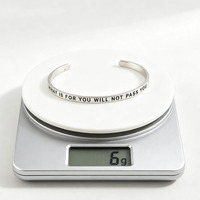 Pulsera de Acero Inoxidable Grabada Personalizada Lista para Enviar, Brazalete Inspirador Plateado con Frase o Motto Personalizado