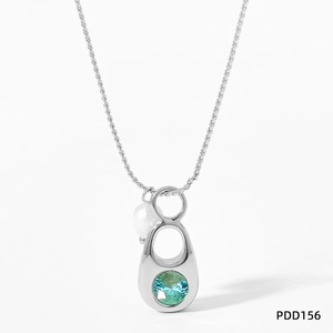 Collier pendentif en zircon plaqué or avec perle et breloque en pierre CZ, idéal pour mariage ou cadeau - Product Image 5